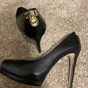 Michael Kors closed toe heels